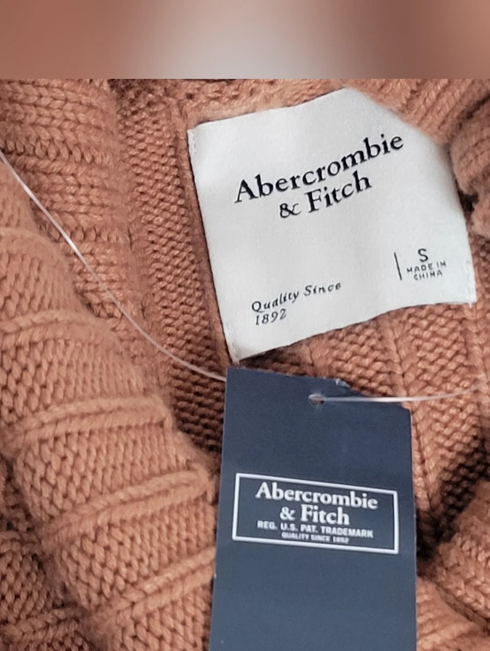 Abercrombie & Fitch Nwt Avery Turtleneck Sweater Size Small.